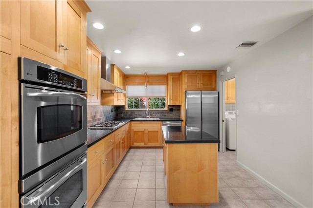 MLS #SR25189192 image #12