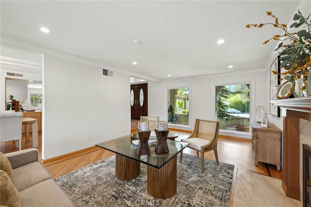 MLS #SR25189434 image #4