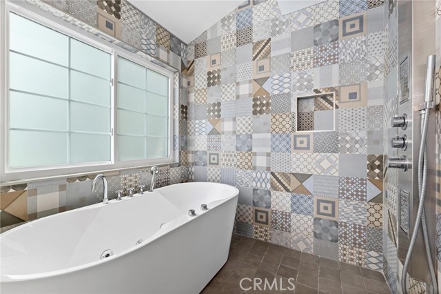 MLS #SR25190196 image #17