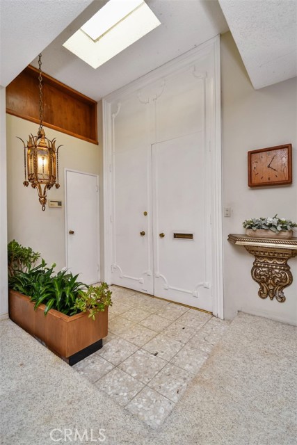 MLS #SR25190339 image #8