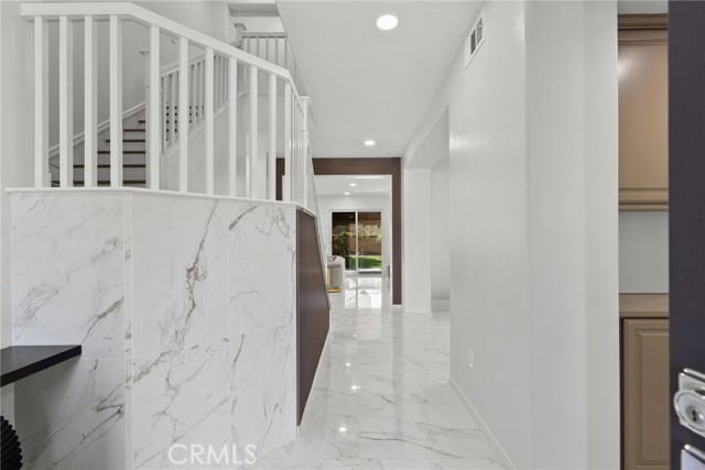 MLS #SR25191579 image #4