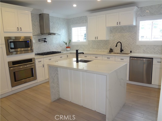 MLS #SR25191655 image #2