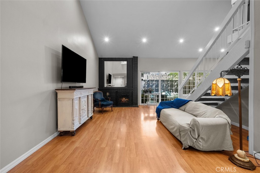 MLS #SR25192251 image #3