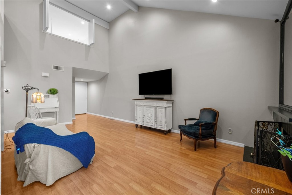 MLS #SR25192251 image #5