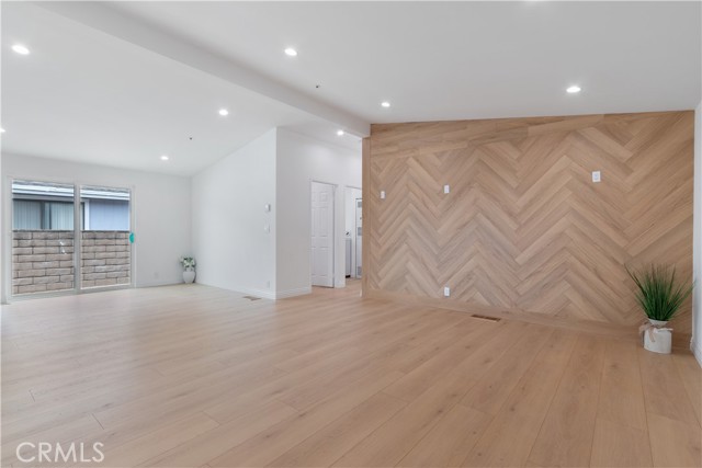 MLS #SR25192831 image #9