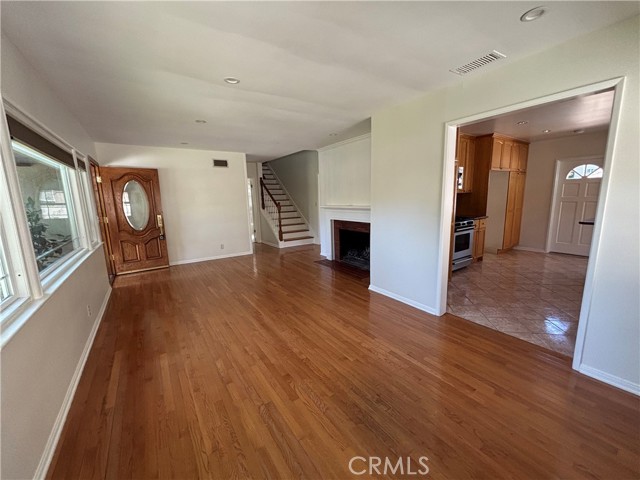 MLS #SR25193577 image #9