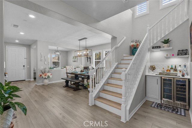 MLS #SR25193651 image #4