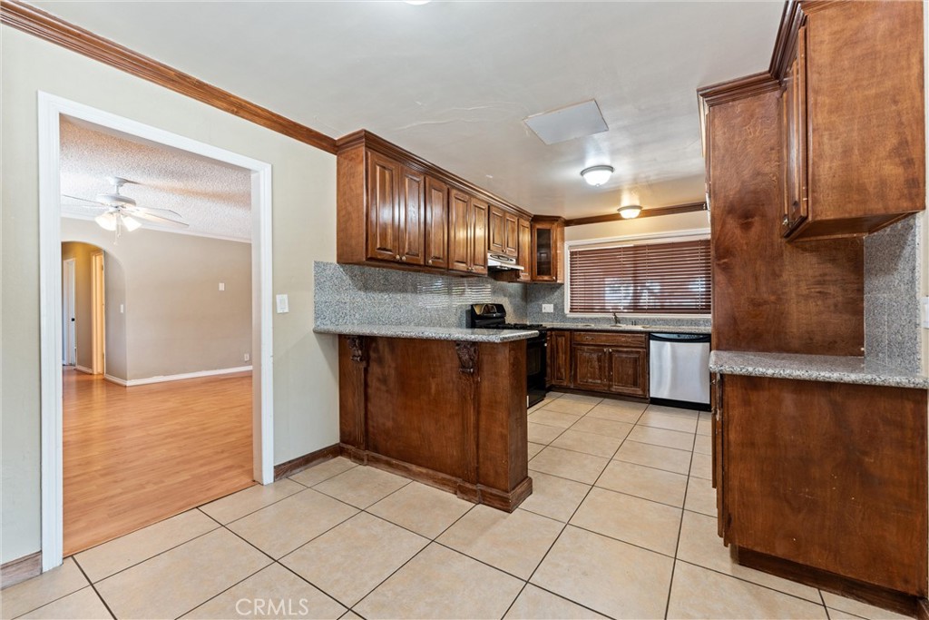 MLS #SR25195935 image #5