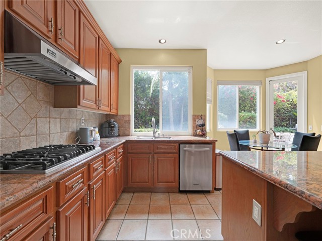 MLS #SR25196356 image #6