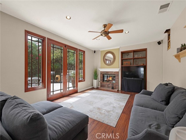 MLS #SR25196356 image #9