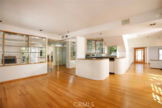 MLS #SR25198106 image #8