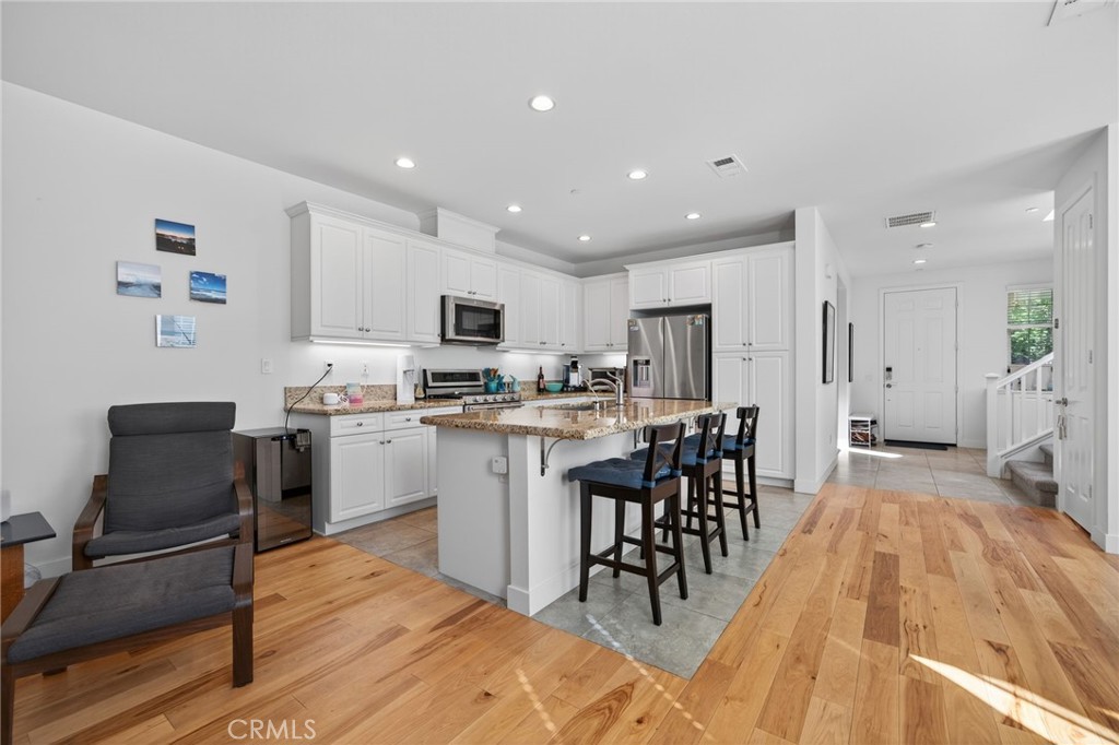 MLS #SR25198494 image #8