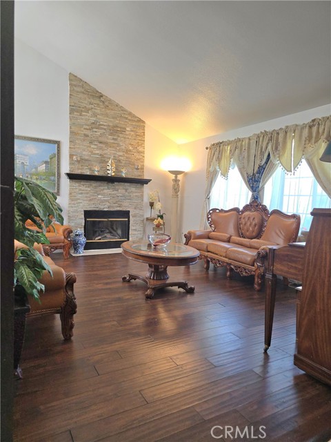 MLS #SR25201262 image #8