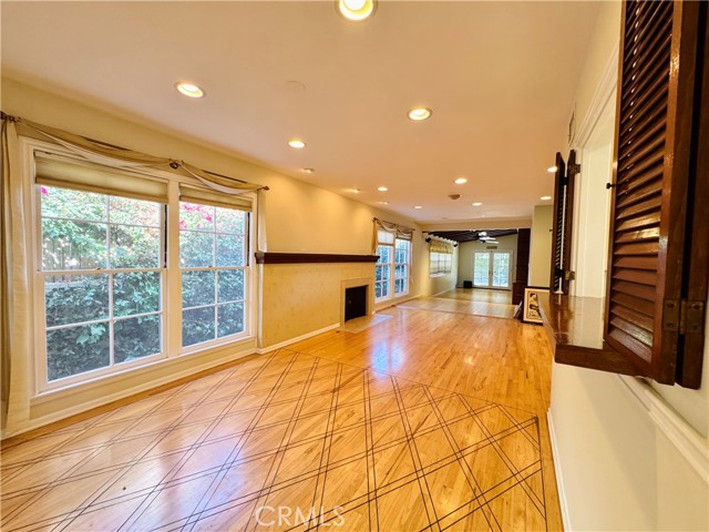 MLS #SR25201540 image #12