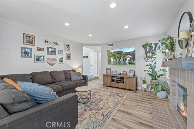 MLS #SR25202782 image #14