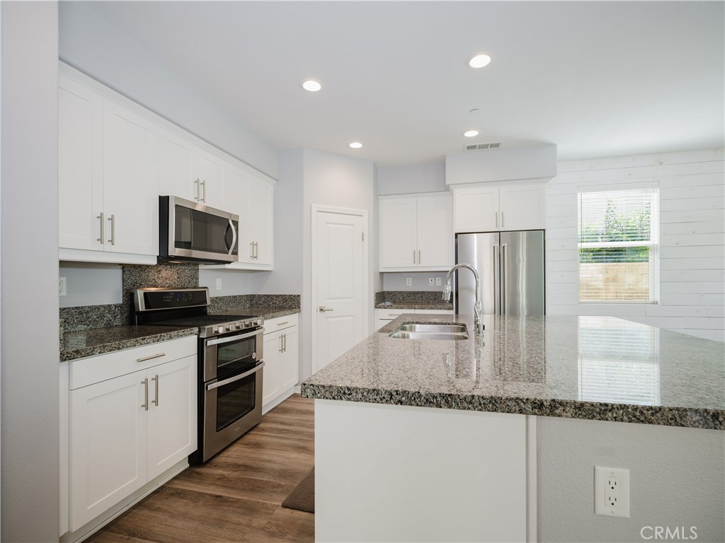 MLS #SR25206677 image #9