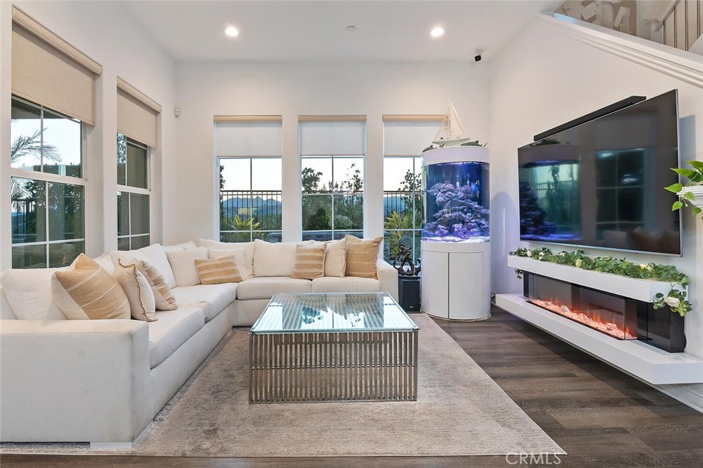 MLS #SR25215074 image #2