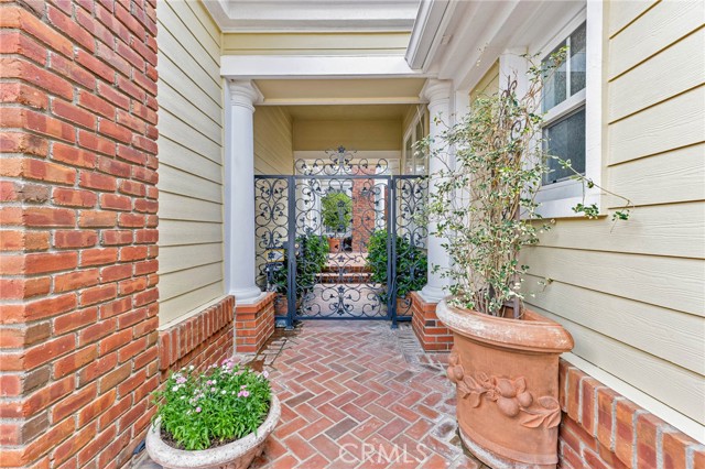 MLS #SR25215286 image #2