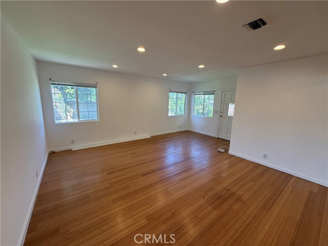 MLS #SR25216342 image #8