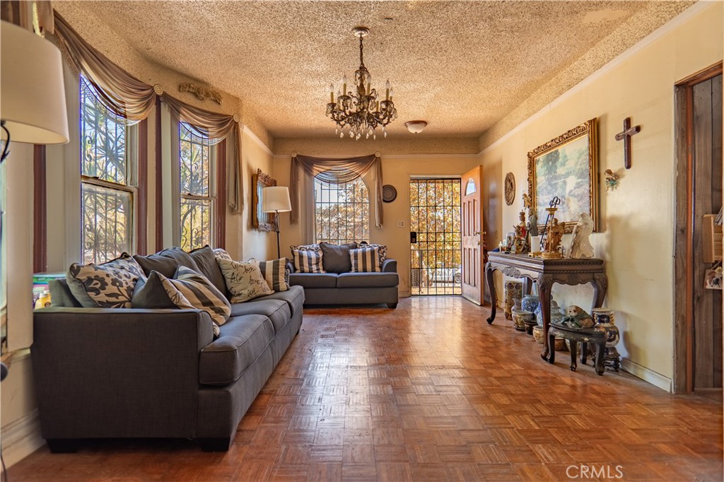 MLS #SR25217570 image #9