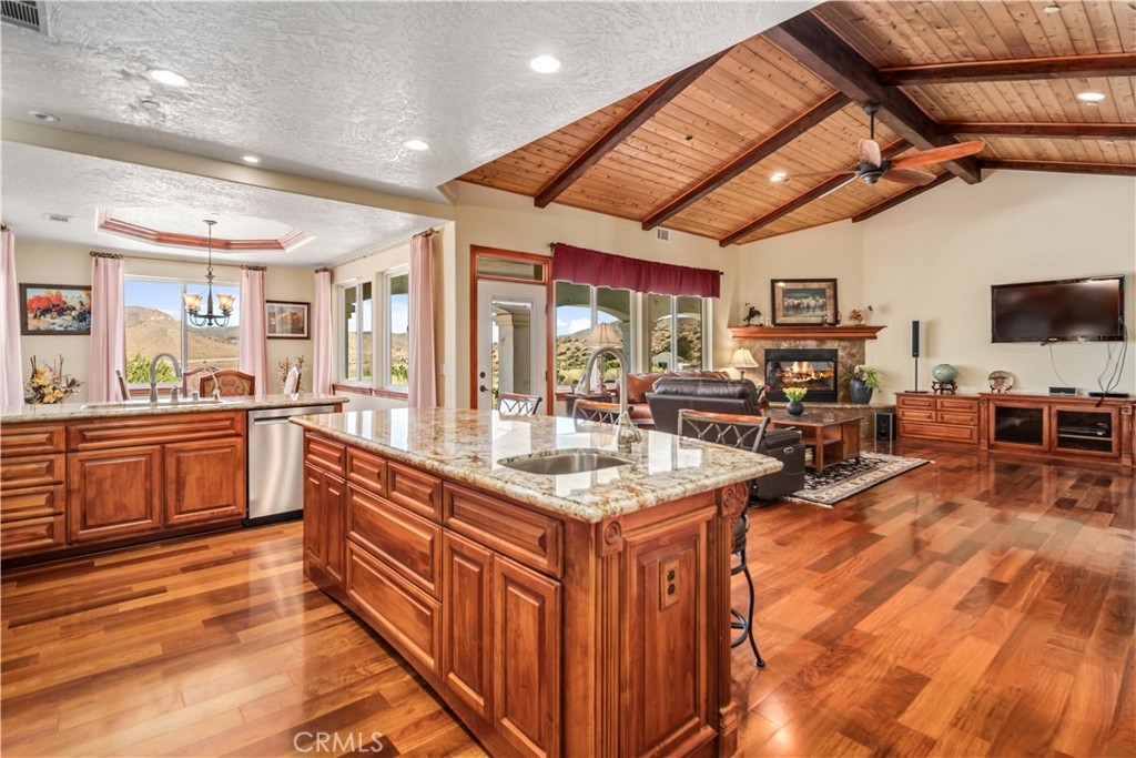 MLS #SR25217639 image #16