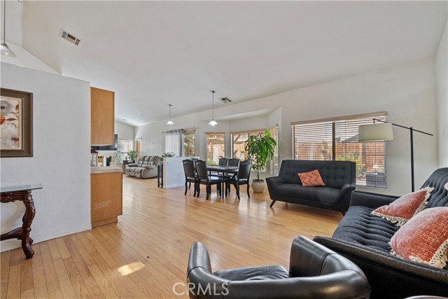 MLS #SR25217737 image #3