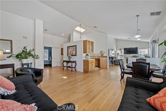 MLS #SR25217737 image #5