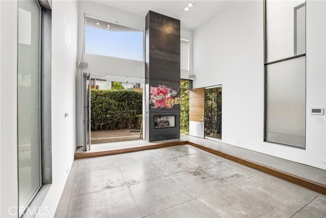 MLS #SR25218411 image #2