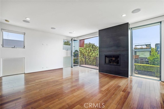 MLS #SR25218411 image #8