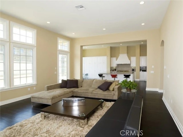 MLS #SR25218760 image #5