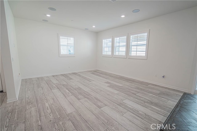 MLS #SR25219638 image #9