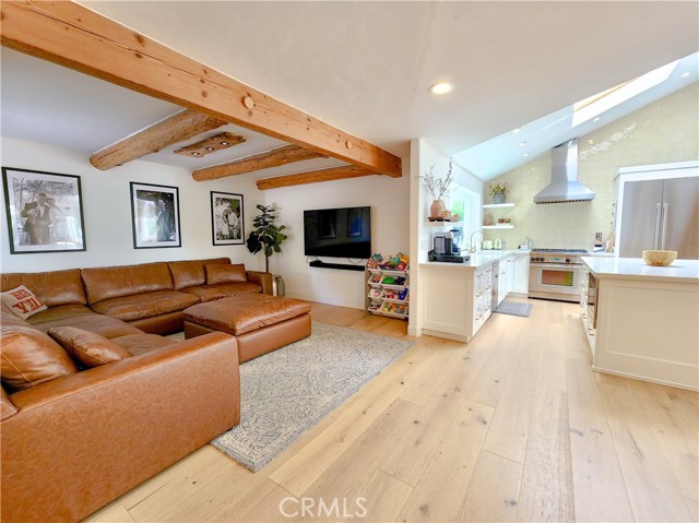 MLS #SR25220328 image #5