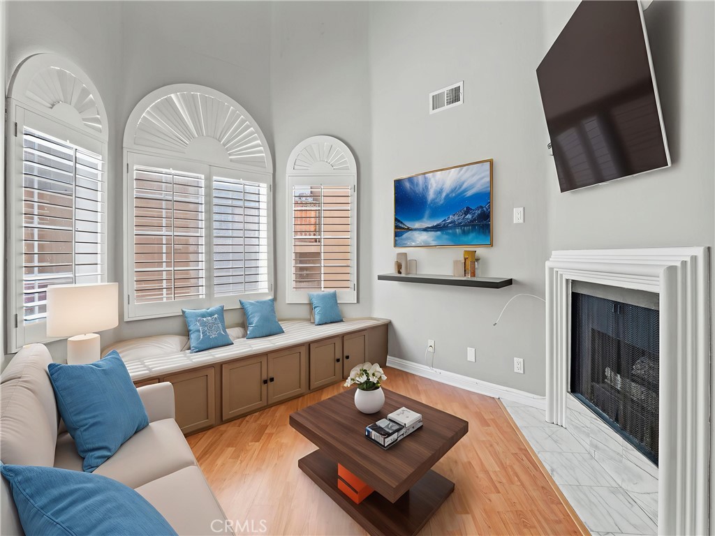 MLS #SR25220372 image #10