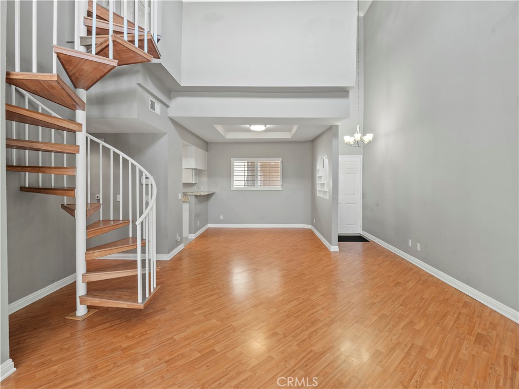 MLS #SR25220372 image #12