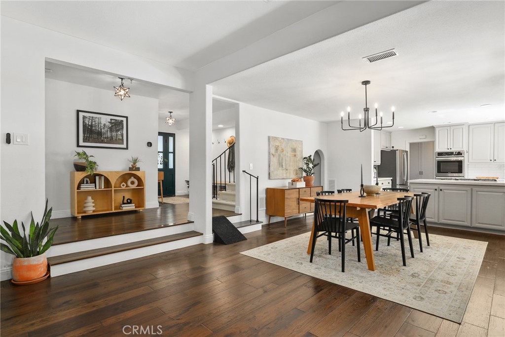 MLS #SR25220373 image #8