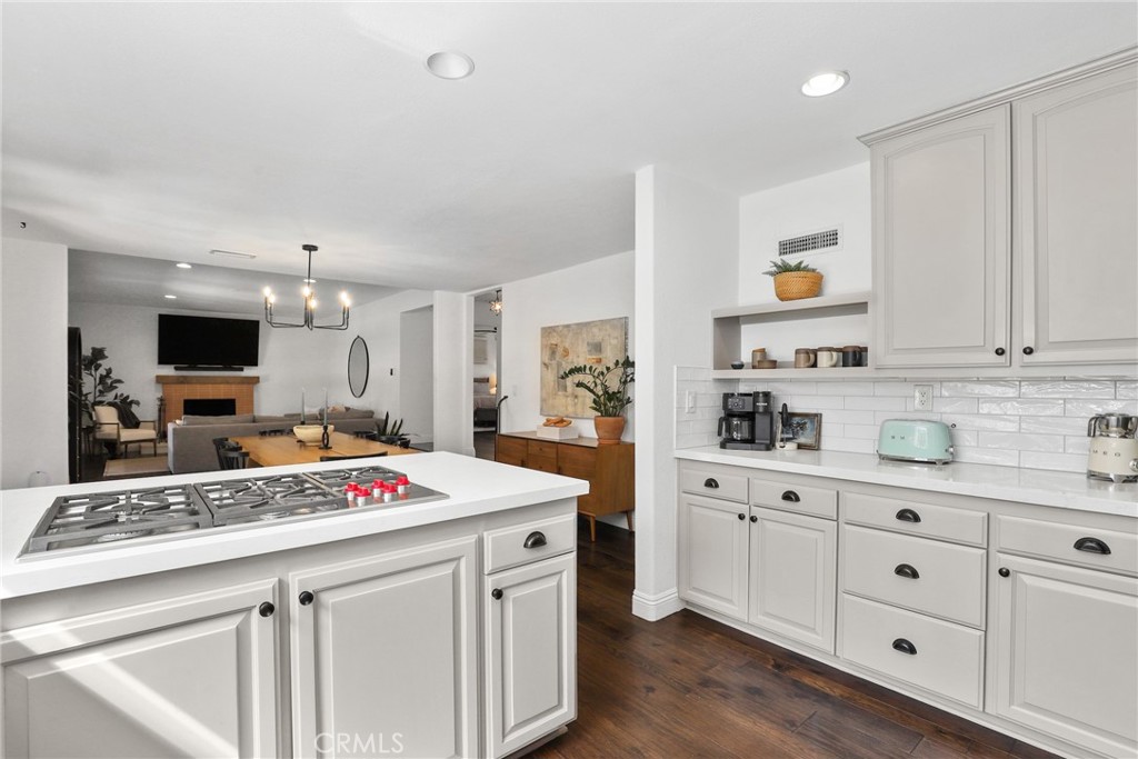 MLS #SR25220373 image #9