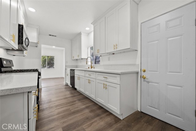 MLS #SR25220609 image #13