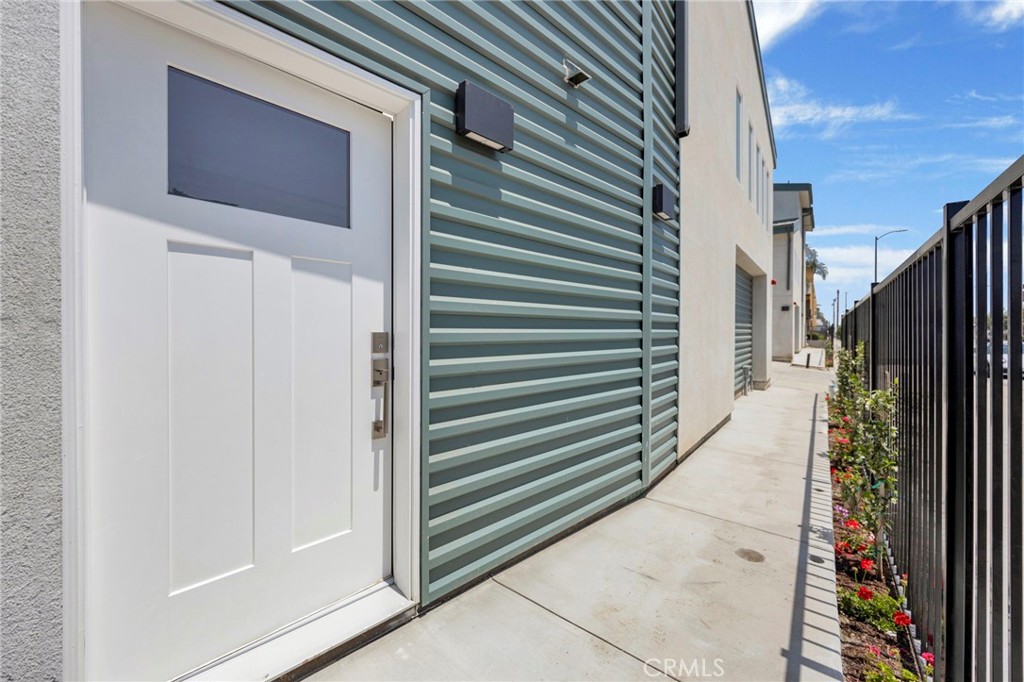 MLS #SR25220610 image #1