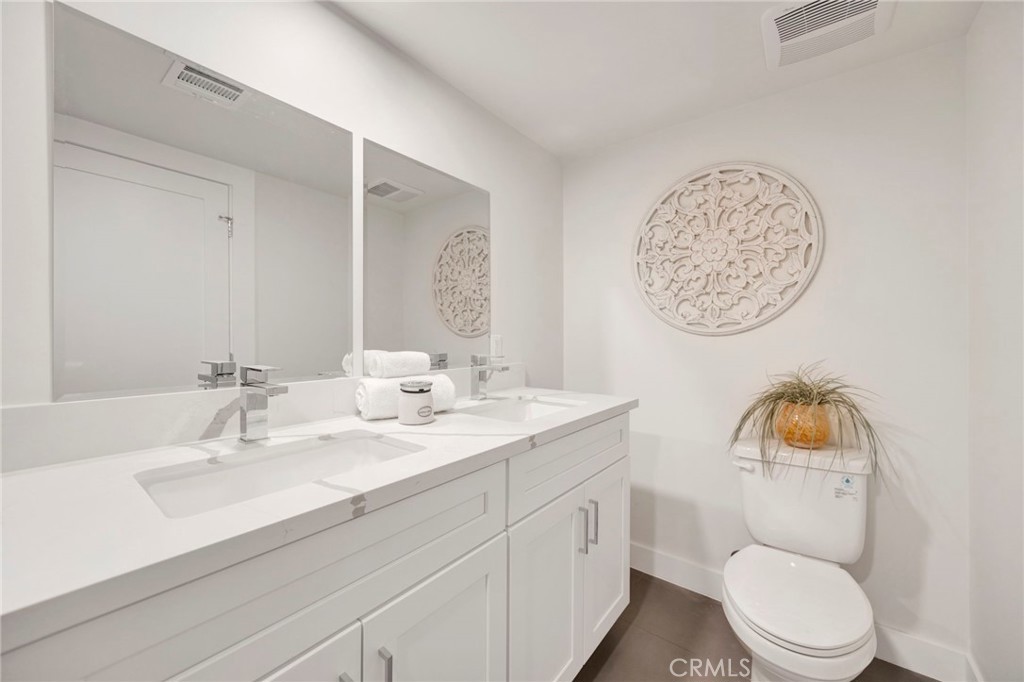 MLS #SR25220610 image #10