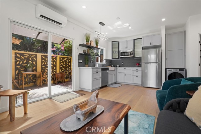 MLS #SR25220783 image #1