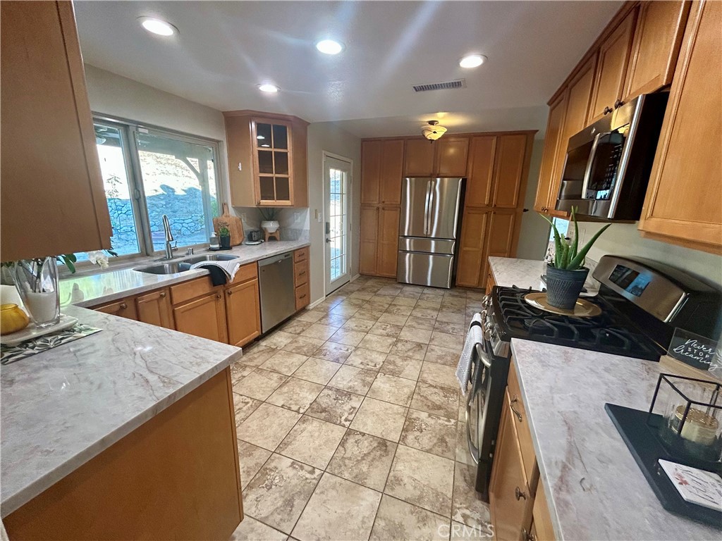 MLS #SR25221343 image #2