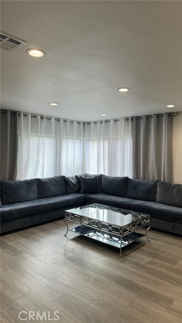 MLS #SR25221618 image #8