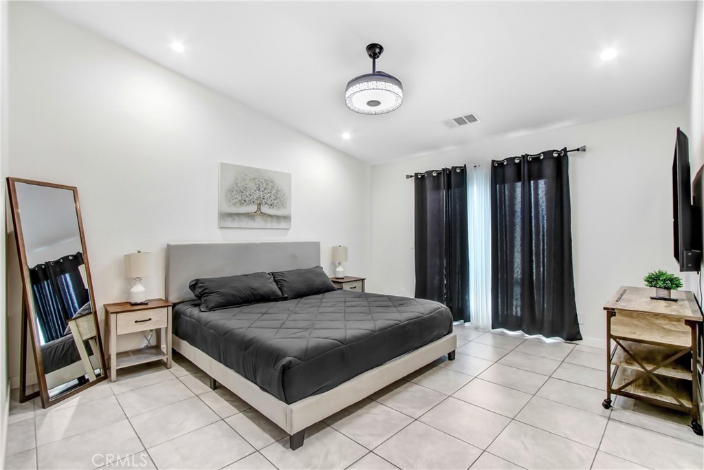 MLS #SR25221861 image #18