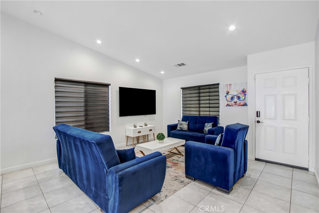 MLS #SR25221861 image #3