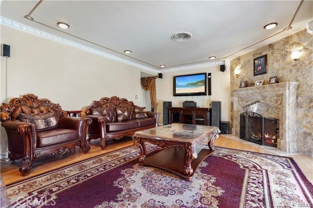 MLS #SR25222674 image #8