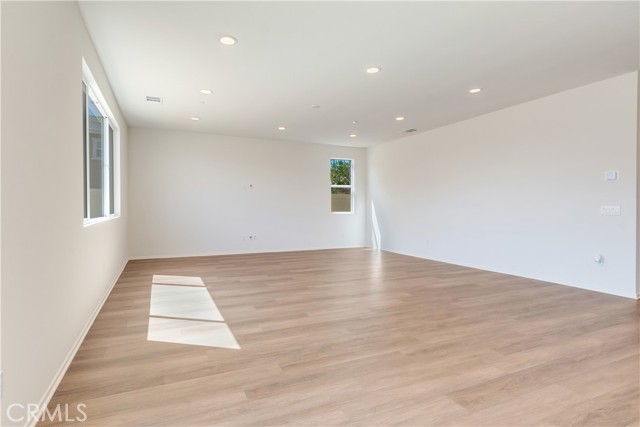 MLS #SR25222854 image #8