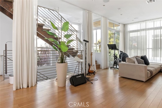 MLS #SR25223229 image #5