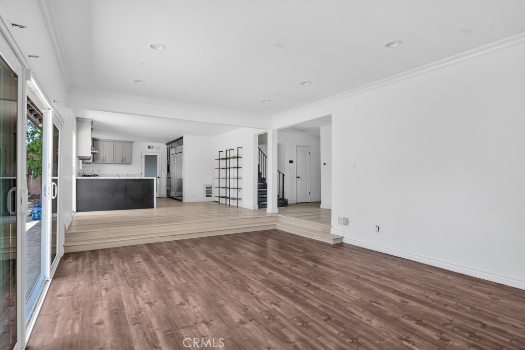 MLS #SR25225656 image #8