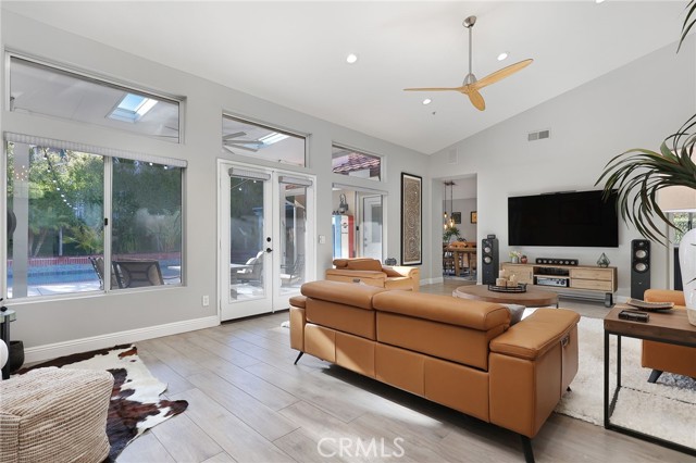 MLS #SR25225708 image #11