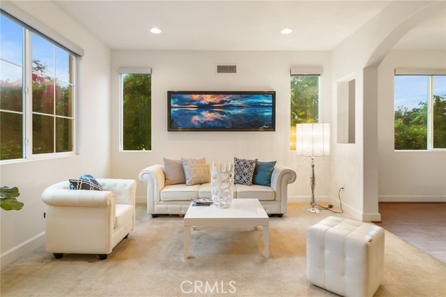 MLS #SR25225728 image #1